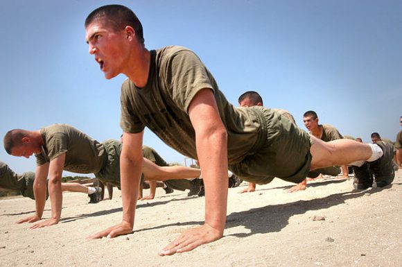 640px-Marines_do_pushups